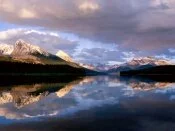 Maligne Lake, Jasper National Park, Alberta, Can.jpg