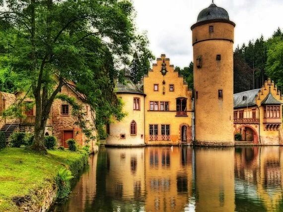 Mespelbrunn Castle Germany (click to view)