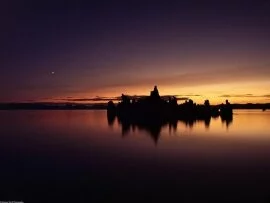 Mono Lake Sunrise, Low Water Tufa Towers, Califo.jpg (click to view)