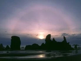 Sun Ring Around Sea Stacks, Oregon Islands, Band.jpg