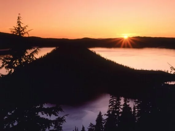 Sunrise on Crater Lake and Wizard Island, Crater.jpg (click to view)