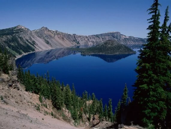 Wizard Island, Crater Lake, Oregon - -.jpg (click to view)